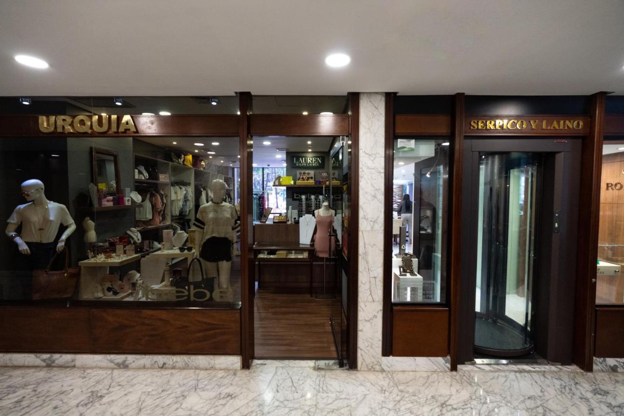 Eurobuilding Hotel & Suites Caracas Zewnętrze zdjęcie Sergio Blanco store in Madrid