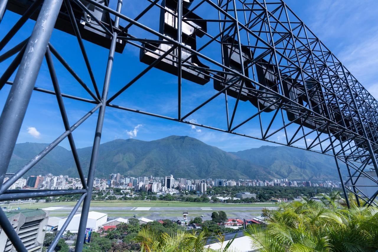 Eurobuilding Hotel & Suites Caracas Zewnętrze zdjęcie View of the city from the cable car
