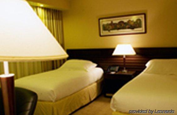 Eurobuilding Hotel & Suites Caracas Pokój zdjęcie A room at the hotel