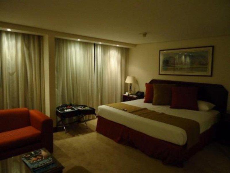 Eurobuilding Hotel & Suites Caracas Zewnętrze zdjęcie A room at the hotel