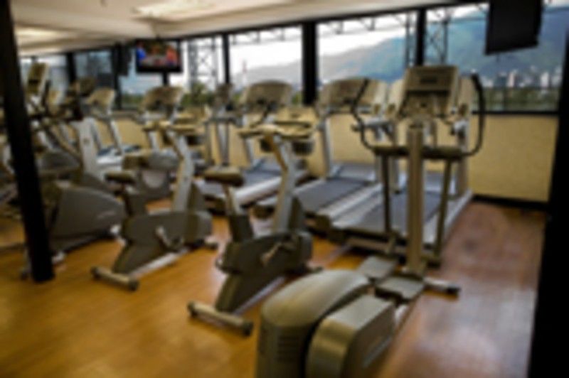 Eurobuilding Hotel & Suites Caracas Zewnętrze zdjęcie A gym at a hotel