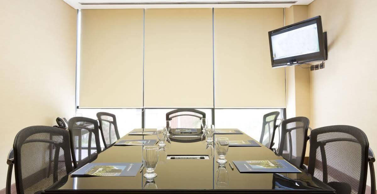 Eurobuilding Hotel & Suites Caracas Zewnętrze zdjęcie Roller shades